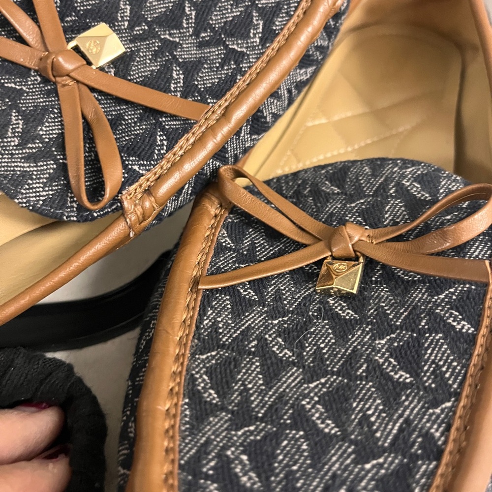 Black Friday NEW Michael Kors  BLACK & GREY, tan leather Juliette Flats. Size 8. - Picture 3 of 13